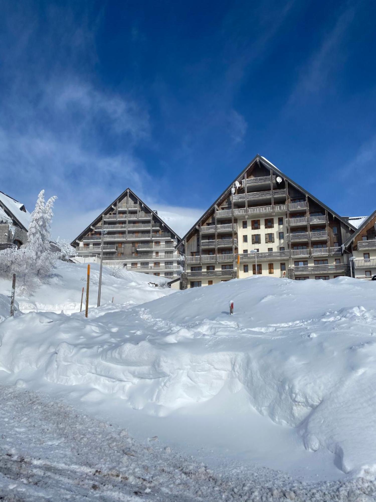 Grand Appartement Piscine Besse-et-Saint-Anastaise Exterior foto